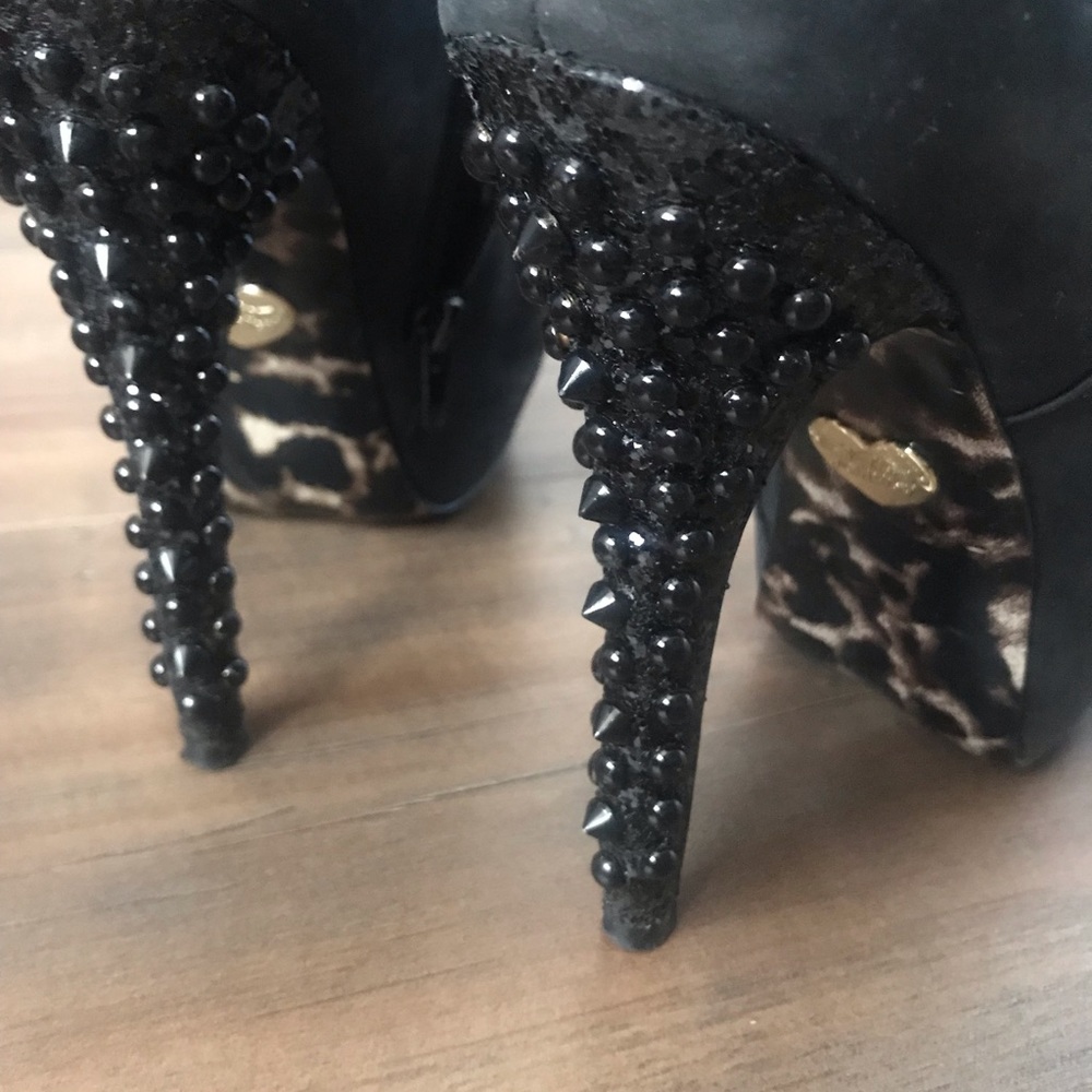 Shoes - Picture 6 of 6